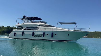 70' Dominator 2010 Yacht For Sale